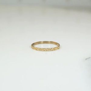 anthropologie gold ring LIKE NEW women’s